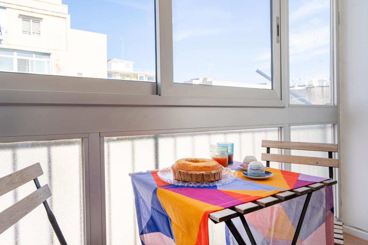 Central & Elegant Loft - With Balcony Бари Экстерьер фото
